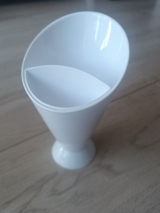 Nowe plastikowe pojemniki rożki na frytki lub przekąski i dip