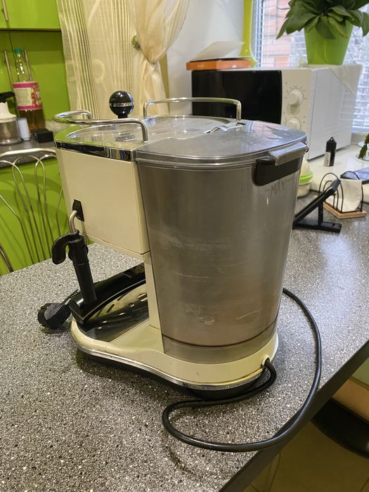Кавоварка DeLonghi ECO 310W