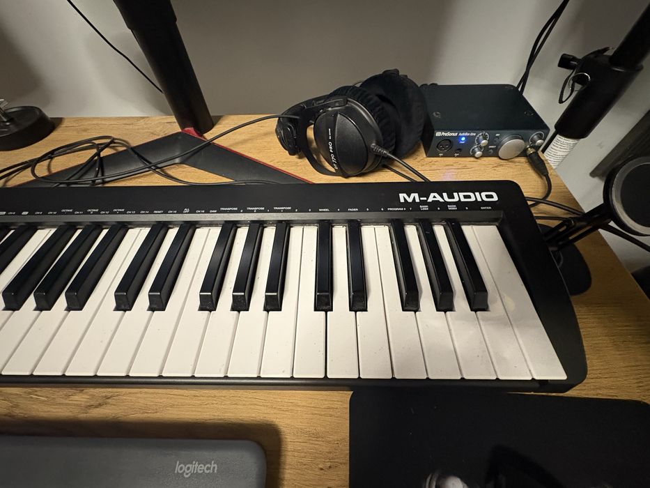 Kontroler midi m-audio