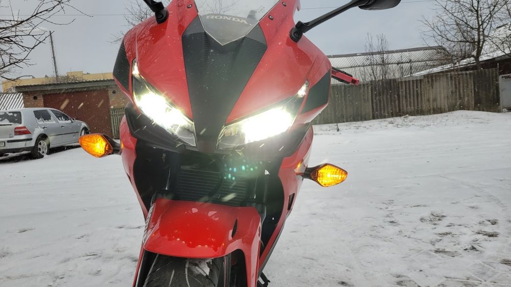 Honda CBR 400R Sport Bike