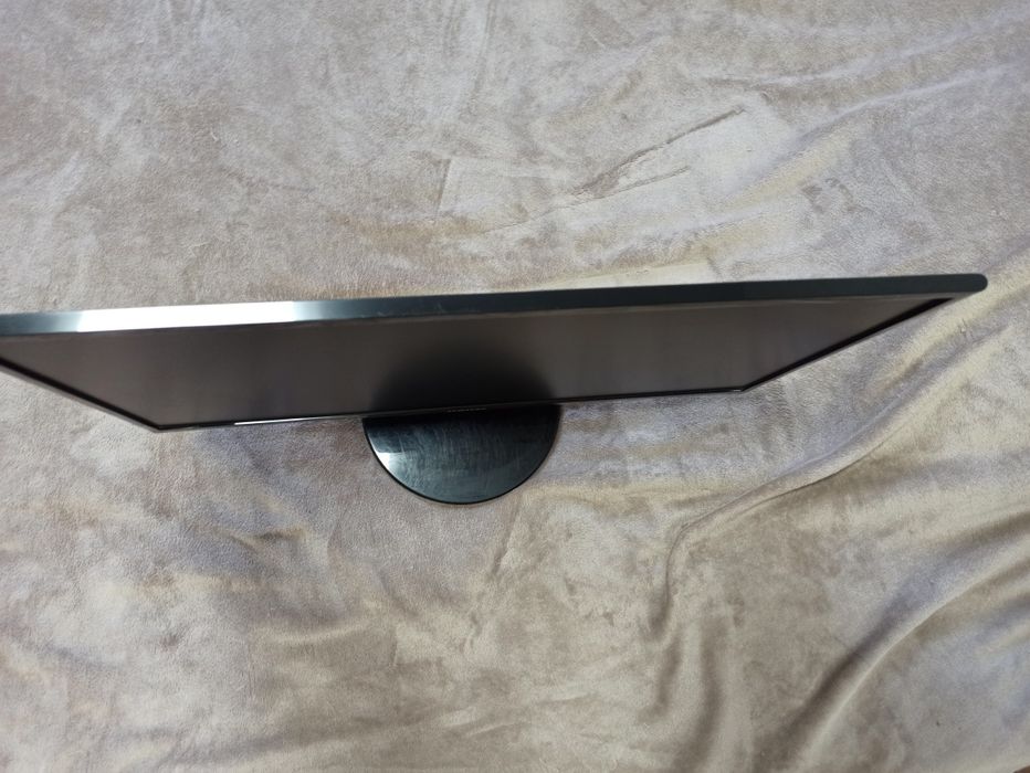 Монітор Samsung S24F350F с диагональю 24 дюйма.