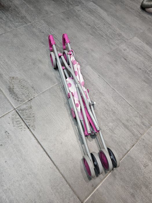 Дитячий візок. Механізм працює