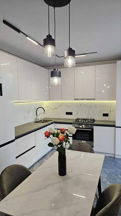 Здам в оренду простору однокімнатну квартиру з дійсно гарним ремонтом!