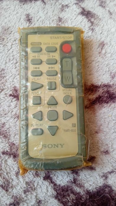 Видеокамера Sony DCR-DVD408E.