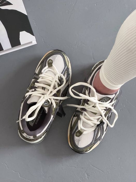 Спортивні жіночі кросівки New Balance 1906A Green хакі
