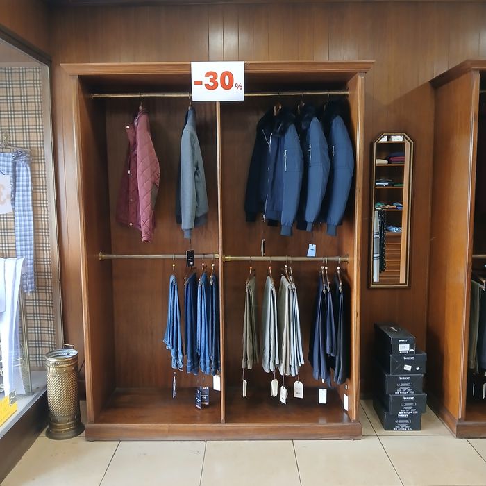 Móvel antigo estabelecimento comercial