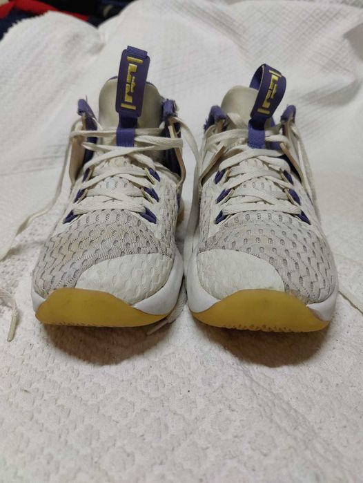 Sapatilhas Nike tam. 42.5 em muito bom estado.