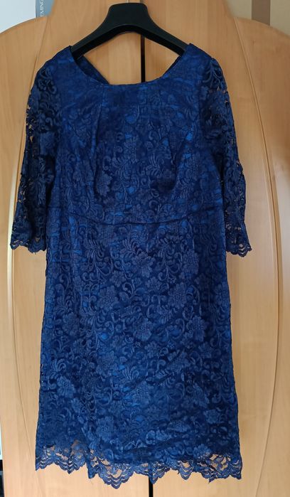 Sukienka koronkowa  48