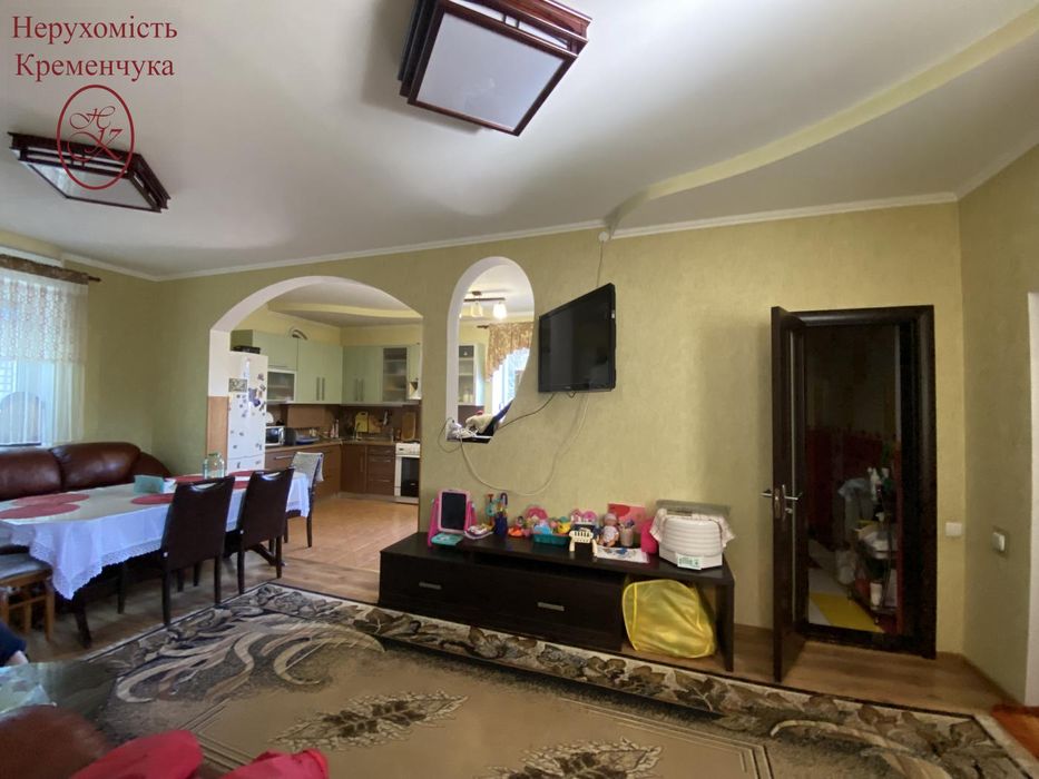 Продаж / Будинок / передмістя/ Сертифікат