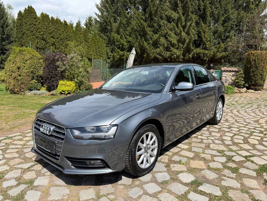 Audi A4 Limousine Navi Automat Alufelgi Halogeny