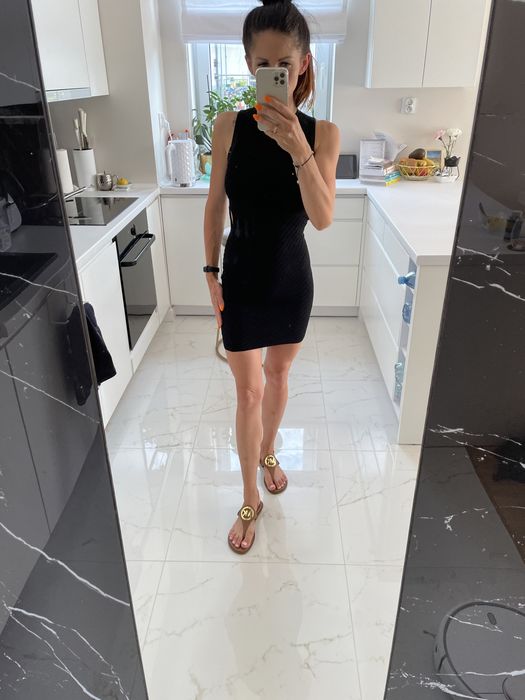 Bershka mała czarna sukienka sweter mini xs