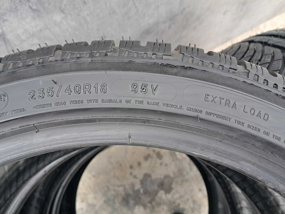 Резина зимова. НОВА 235/40 R18 Michelin Pilot Alpin PA4 *