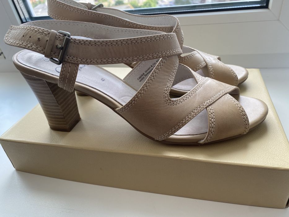 Босоножки Caprise 40р.