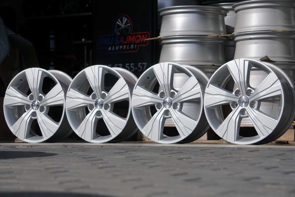 Alufelgi oryginał Toyota 5x114,3 6,5Jx17 et35 cb60,1mm srebrne 2023r!