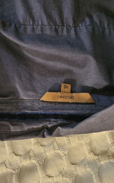 Camisa manga comprida e decote em V