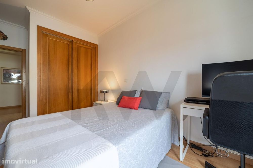 Apartamento T3 com Suite, Arrecadação e Garagem para 3 Carros
