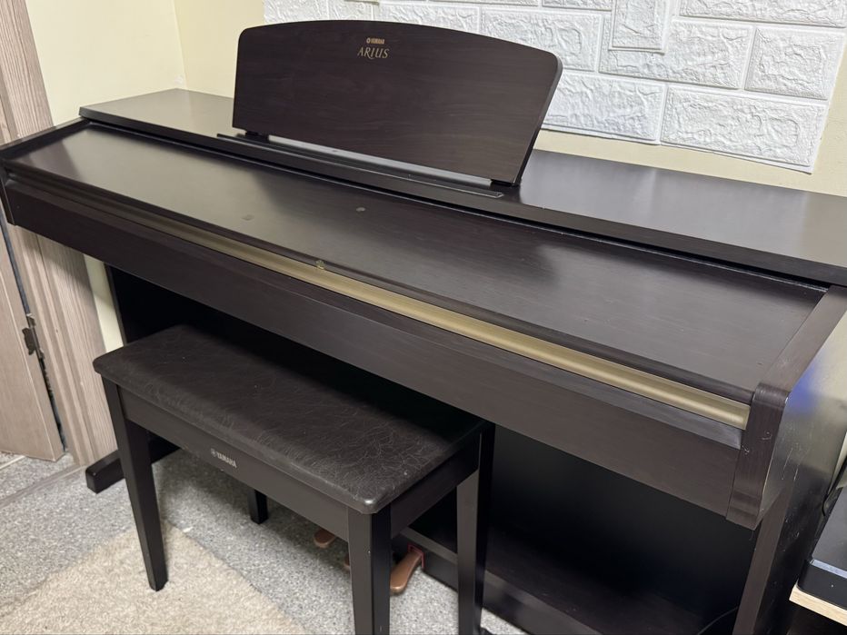 Цифрове піаніно Yamaha ARIUS YDP-161