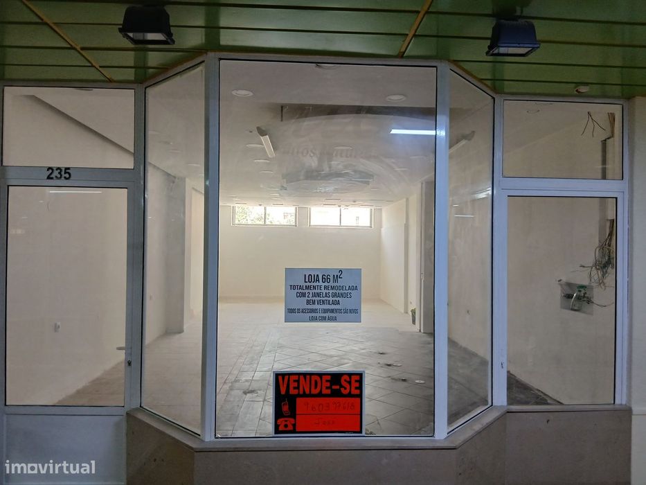 Loja com 65 metros para Venda no Cenro,Comercial de Amora