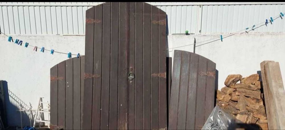 Portadas e janelas em madeira