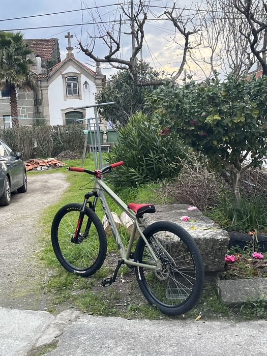 Bicicleta pra wheelling! Ler descricao!!!