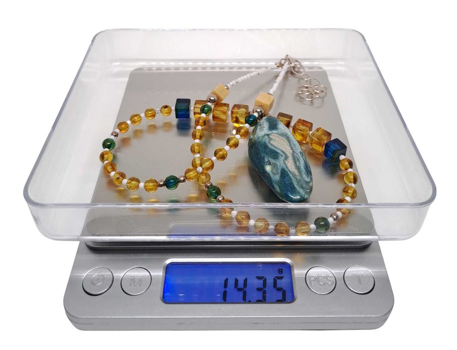 Korale z bursztynu, bursztyn kostka, kula, niebieski bursztyn #735