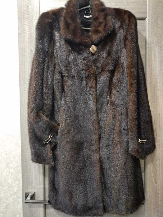 Продам натуральну норкову шубу