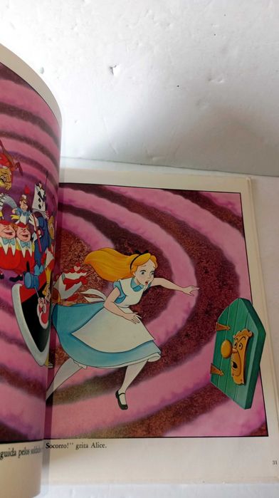 Alice no País das Maravilhas - Walt Disney