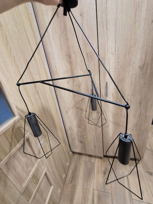 Lampa sufitowa z żarówkami