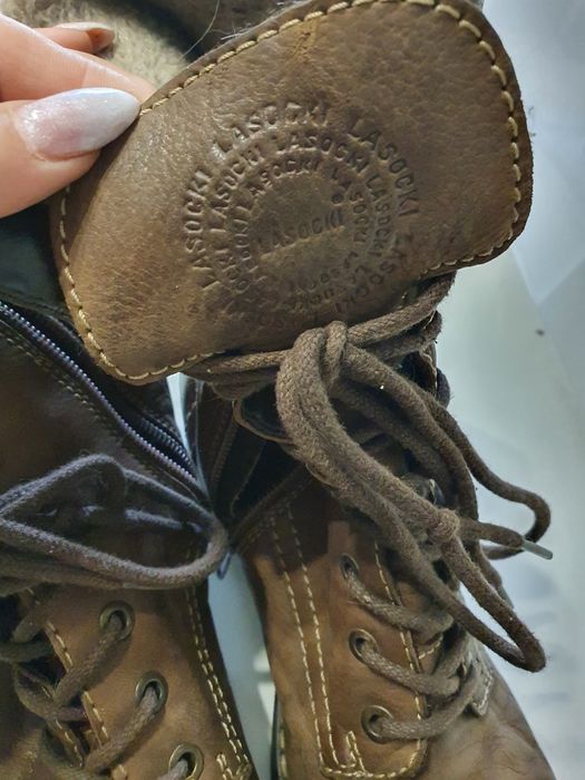 Skórzane buty lasocki