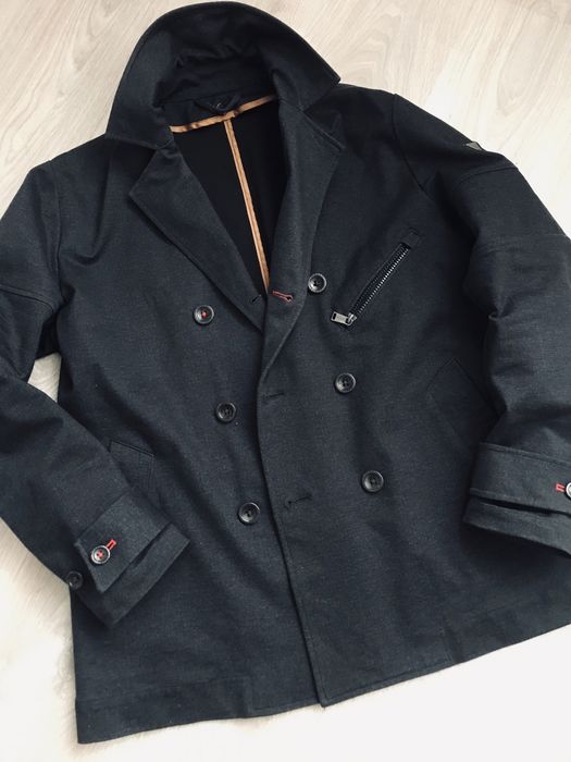 Plaszcz meski Guess podpinka markowy oryginalny ikona stylu