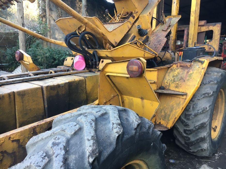 Empilhador 4x4 articulado