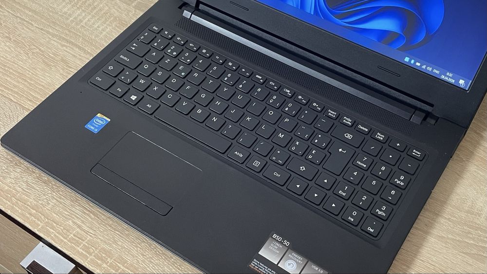 Ноутбук Lenovo B50-50 / Intel Core i3 / 3 год. акб / 512 GB SSHD / Гарний стан
