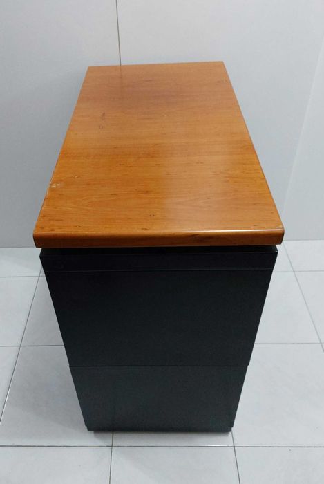 Módulo / Bloco Garaveta metal com chave tampo madeira Tem rodízios