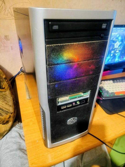Компьютер E3 1230v2 + Rx480 8gb + 16gb RAM + SSD 256 + SSD 128 + HDD 500