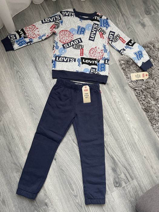 Дитячий костюм Levi's, розмір на 6-7 років (116-122 см). НОВИЙ.