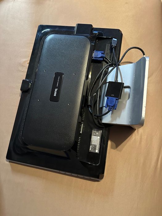 Monitor BenQ E2200HDA + gratis