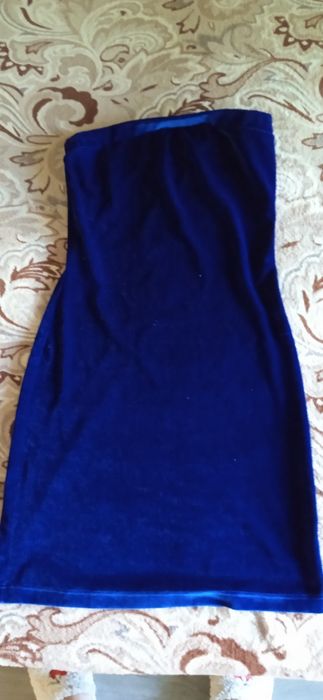 Вечірня сукня синього кольору