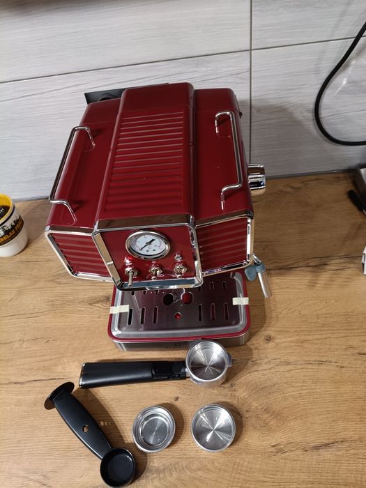 Kolbowy ekspres ciśnieniowy Klarstein Gusto Classico Espressomaker 135