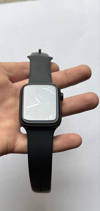Apple Watch SE (GPS, 2-го поколения) Корпус 44 мм - Алюминий