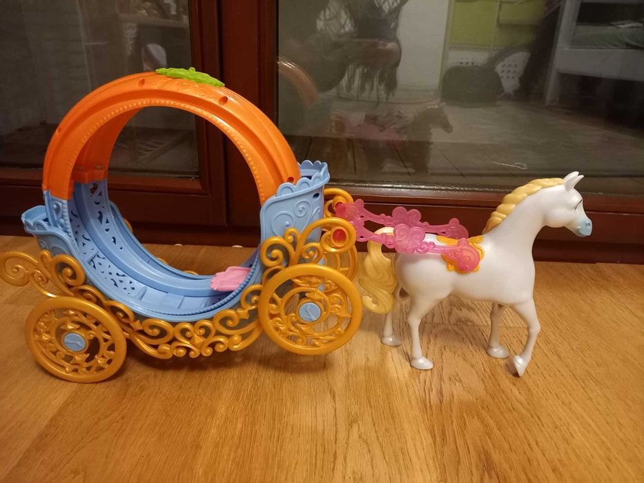 Koń z karetą dla Barbie jak NOWY