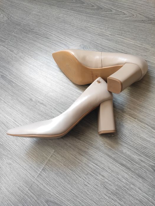 Buty Venezia czółenka skóra r. 39