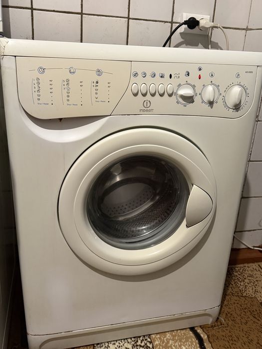 Стиральная машина indesit