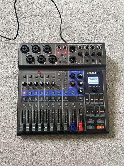 Mikser Zoom LiveTrack L-8