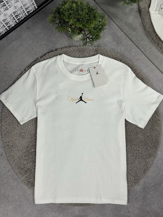 ВААУУ‼️Футболки Air Jordan із нових колекцій , з принтом на спині