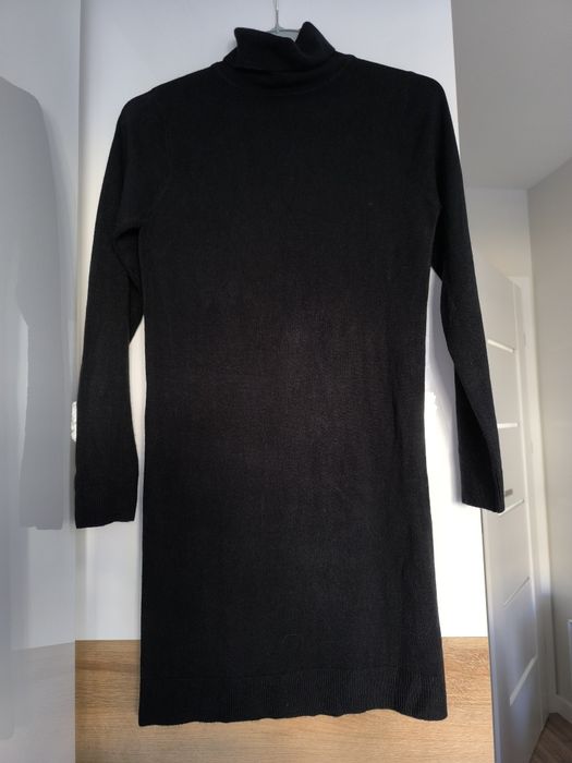 Sukienka z golfem Atmosphere