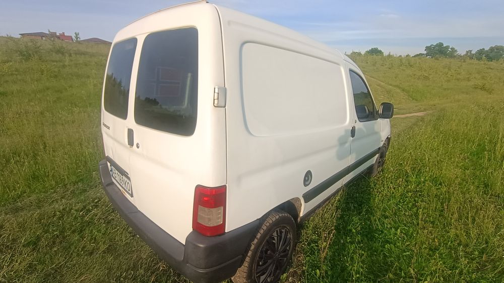 Авто Пежо партнер 1.9 дизель груз 2008 року