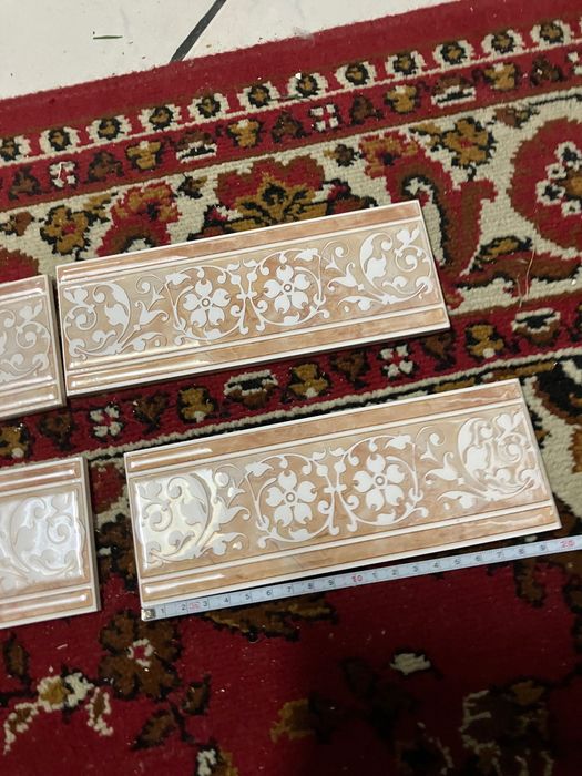 Decor ceramiczny 20x7 cm plus  20x25 płytki ścienne