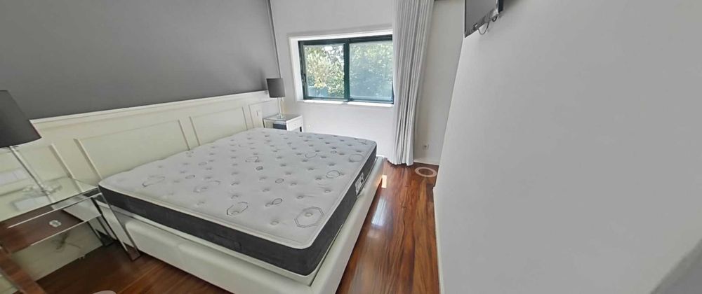 Vendo moradia em banda T4 Guimarães