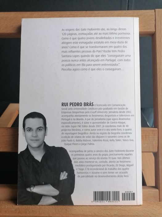 Livro Esmiuçar os Gato Fedorento de Rui Pedro Brás