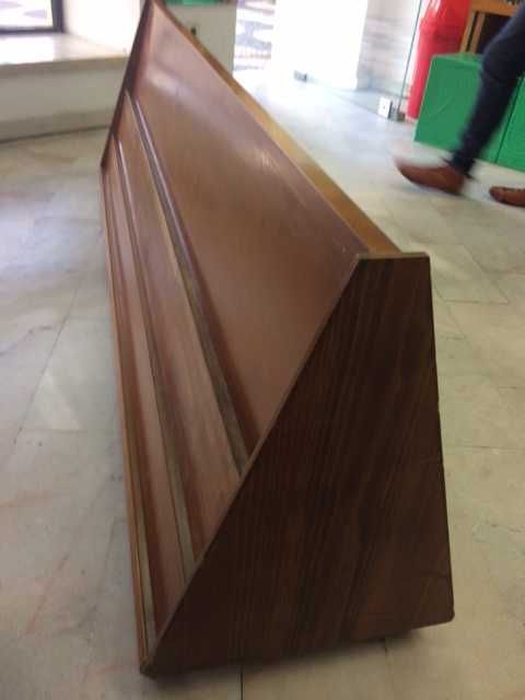 Vendo móvel da revistas - papelaria